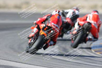 media/Dec-01-2025-Moto Forza (Mon) [[2daa91e15f]]/1-Advanced Group/Session 2 Turn 11 Backside/
